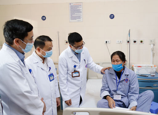 Người Việt chi tiền túi cho y tế cao gấp đôi khuyến cáo 
